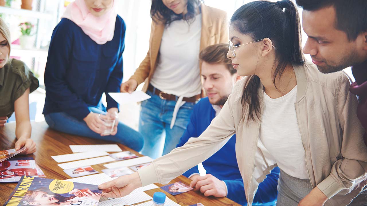Participants interagissant et s'engageant pendant un événement